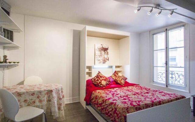 Notre Dame Apartment