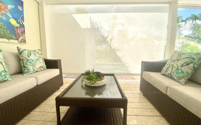 Fabulous Villa in Green One M02