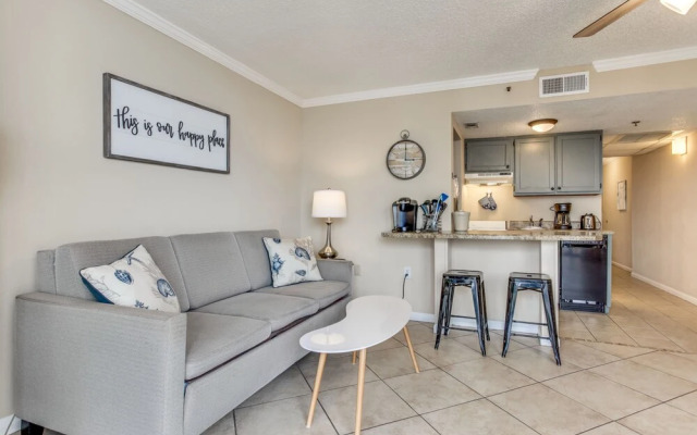 Hosteeva Oceanview Condos