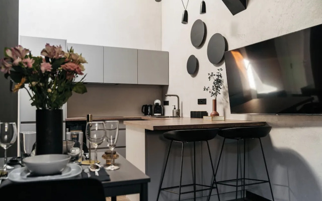 Main Square Apartments - LoftAffair