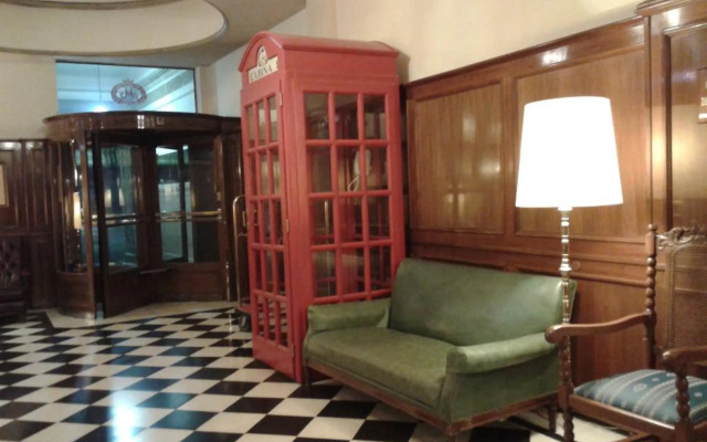 Muñiz Hotel