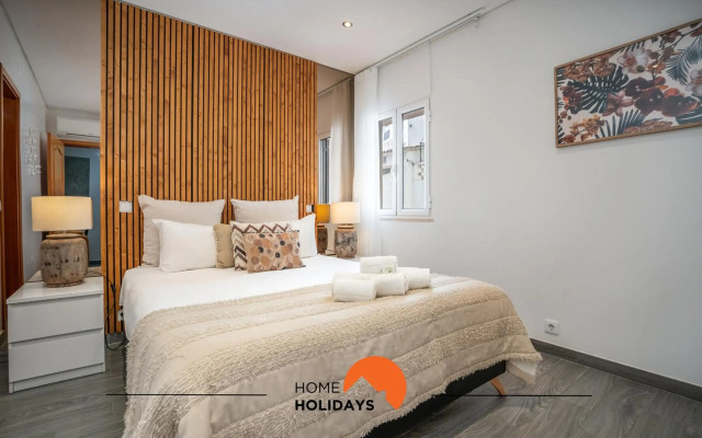 #094 Lovely Oura Beach Flat Only 5m NewTown