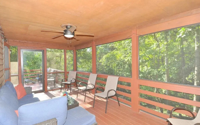Creekview Cabin - A Perfect Escape