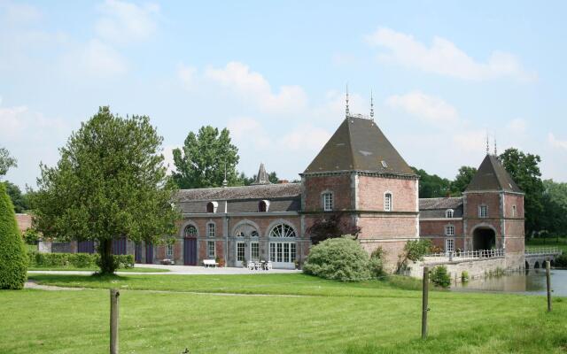 Holiday Home for 10 People set in Castle Grounds Dating Back to the 18th Century