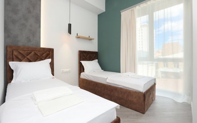 Stay inn on Amiryan 26/4
