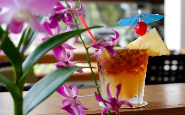 Kaimana Beach Hotel