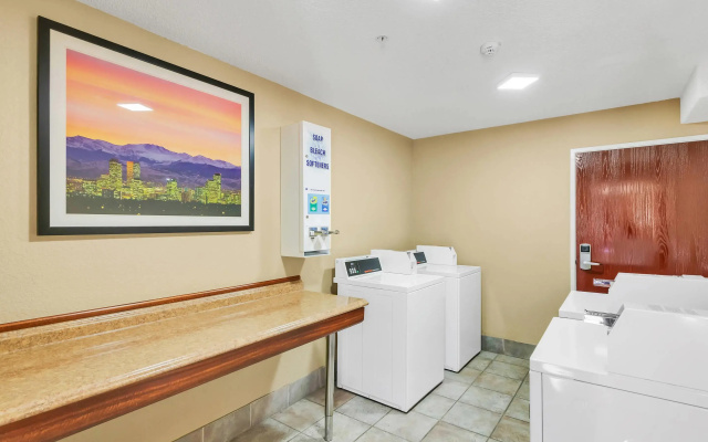 Comfort Suites Lakewood - Denver