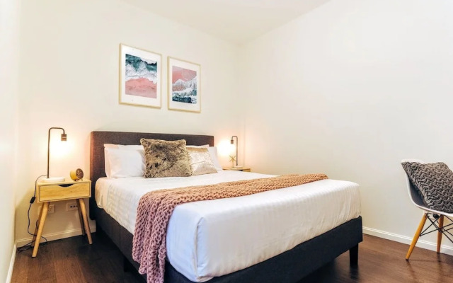 Convenient & Cozy 1BR next to Mall