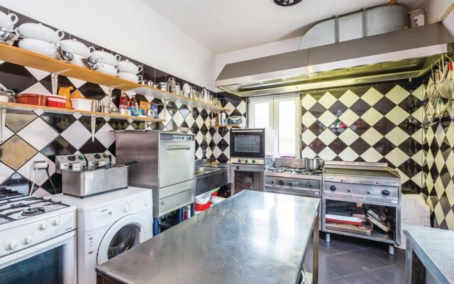 Beautiful Home in Metajna With Wifi and 14 Bedrooms