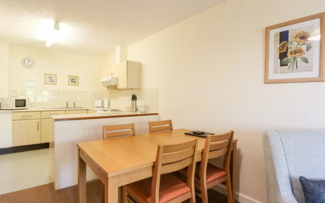 Flat 33 - Marine Court
