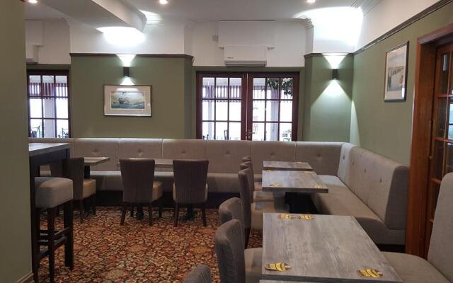 Nomi Rooms & Restaurant