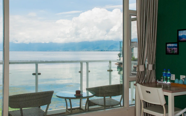 Facing the Sea Inn