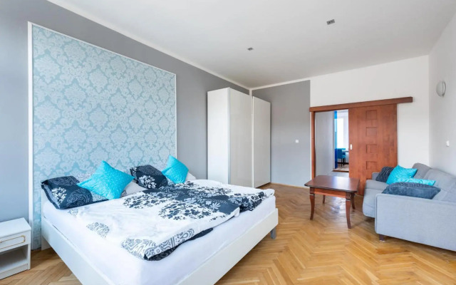 Bright apartment few steps from centre