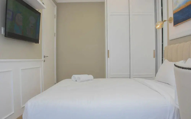 Modern And Comfy 2Br At Menteng Park Apartment
