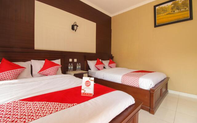 OYO 820 Abad Baru Hotel