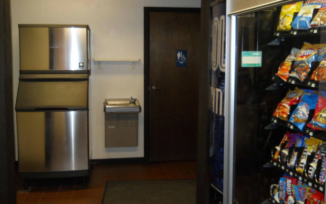 Value Inn Milwaukee Airport South