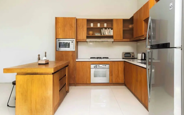 Stunning 2 Br Pool Villa With Rooftop In Seminyak