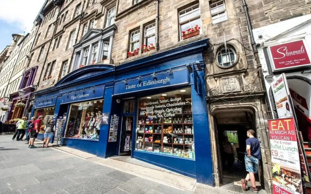 Ultimate Location! Royal Mile 1-bed