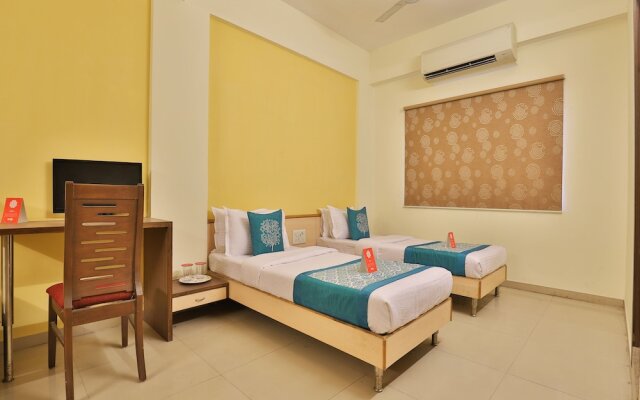 OYO 11718 Hotel Shivarth