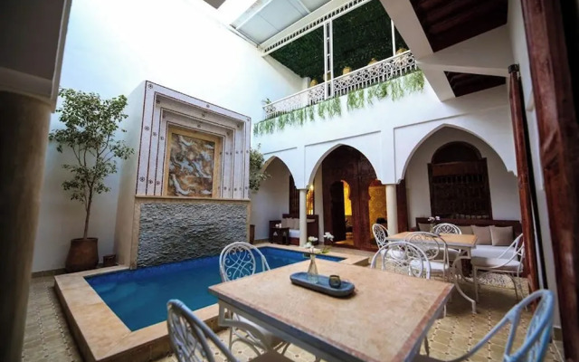 Riad Oum H&N Exclusive