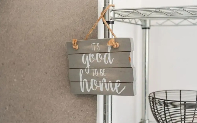 Urban Scene - Free Parking