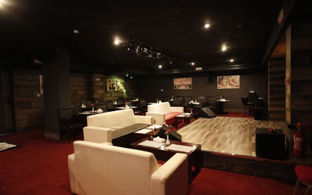 Crystal Palace Hotel