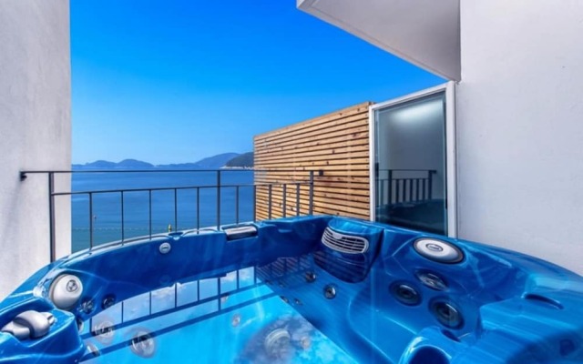 Geojedo Blue Hill Pension