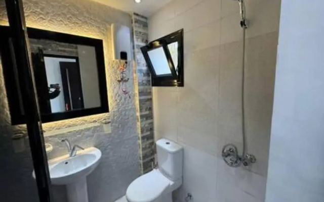 326 2BR Townhouse 2 Bath TV Backyard