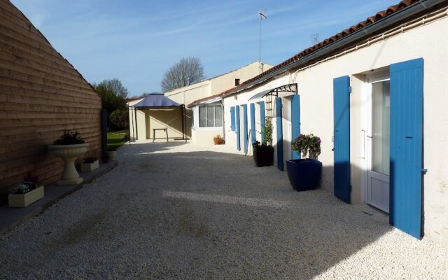House With 2 Bedrooms in Marennes, With Private Pool, Enclosed Garden