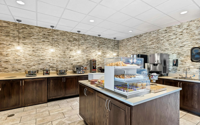 Best Western Plus Bolivar Hotel & Suites