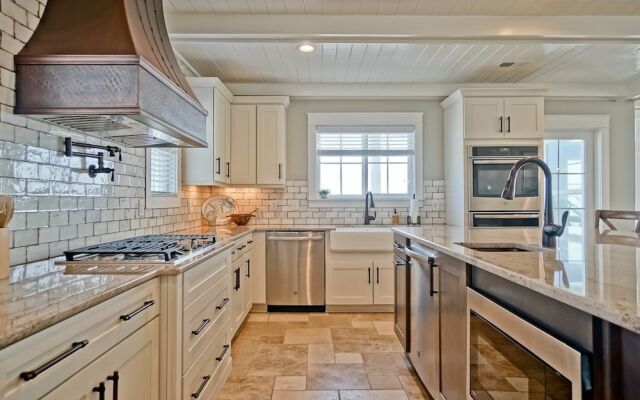 Cinnamon Sands 6 Bedroom Home by RedAwning