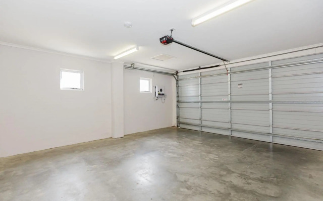 Grevillea 1/12 Poly Cow Lane