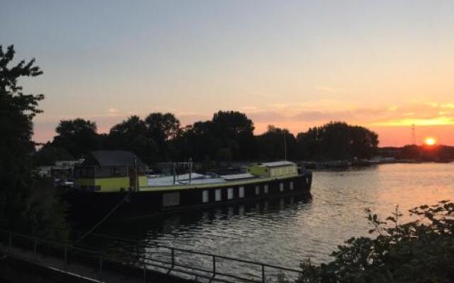 The Island Houseboat