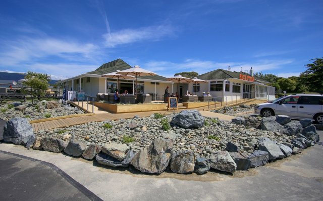 Tahuna Beach Holiday Park & Motel