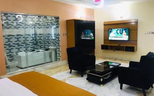 King Dee Suites and Apartments