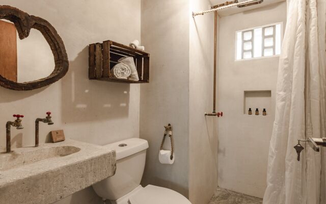 Ahava Hotel
