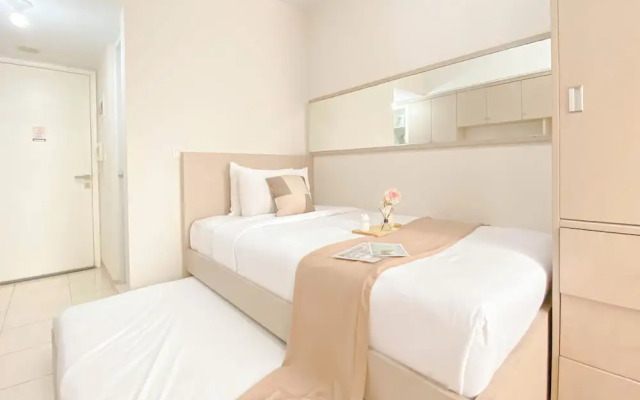 Good Location And Cozy Studio Springlake Summarecon Bekasi Apartment