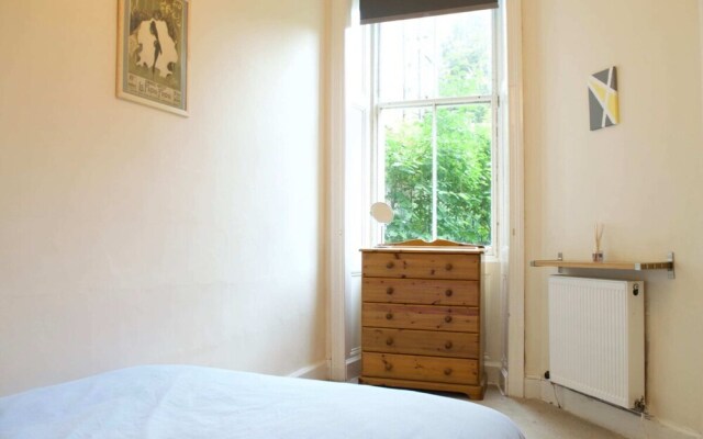 Beautiful 3 Bedroom Edinburgh Home