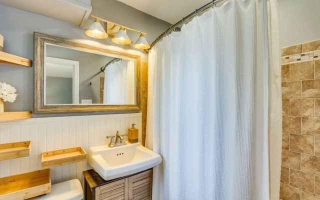Pet-friendly Pensacola Home w/ Sunny Backyard!