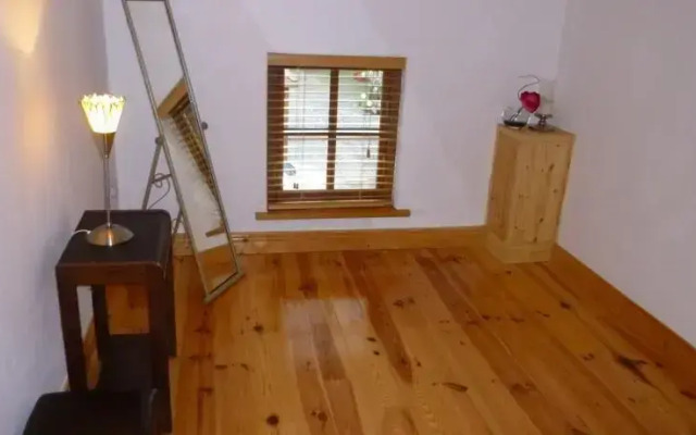 Belan Lodge - Courtyard Accommodation,"The Ernest Henry"