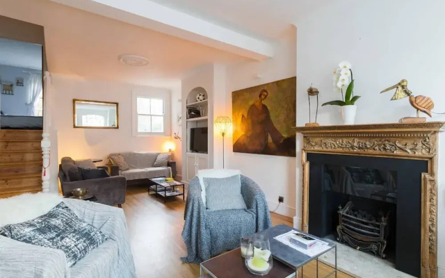 Fabulous 4-Bed House in Fulham with Garden!