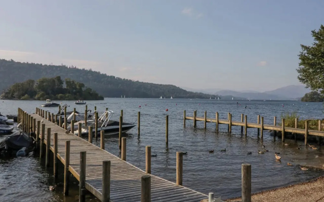 Tree House, Partial Lake Views