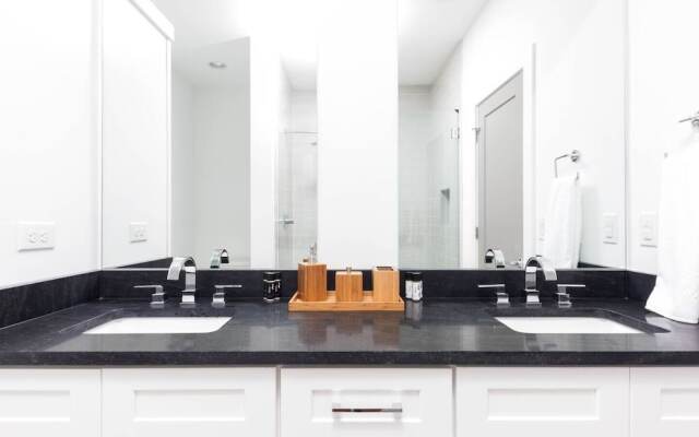 Domio Sylvan Park Luxurious 4BR Patio