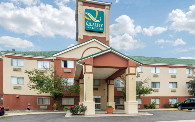 Quality Inn & Suites Lakewood - Denver Southwest
