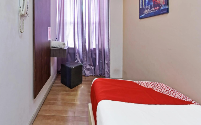 OYO 768 Fajar Baru Boutique Hotel