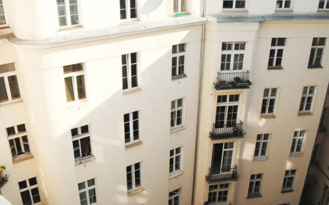 INApartments Classic Riverside