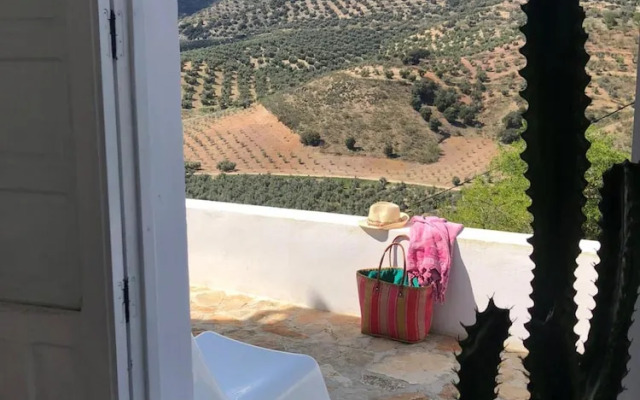 Vista Las Colinas in Izn jar