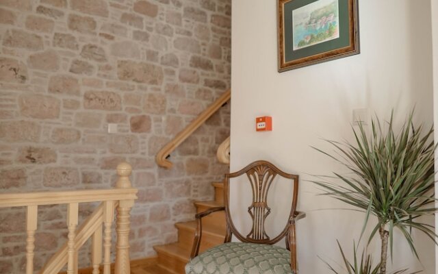 Ali Baris Pansiyon Cunda