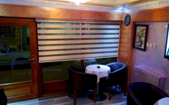 Istanbul Sydney Apart