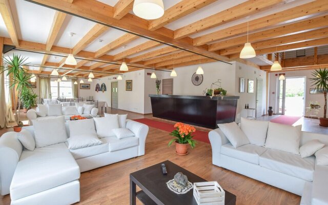 Stunning Home in Borgo Valsugana With Wifi and 8 Bedrooms